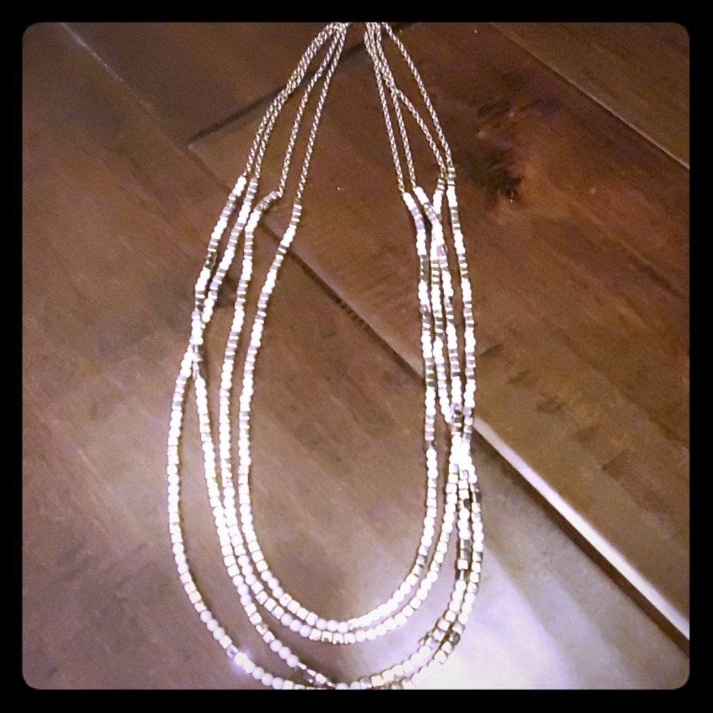 L.v kiki Necklace